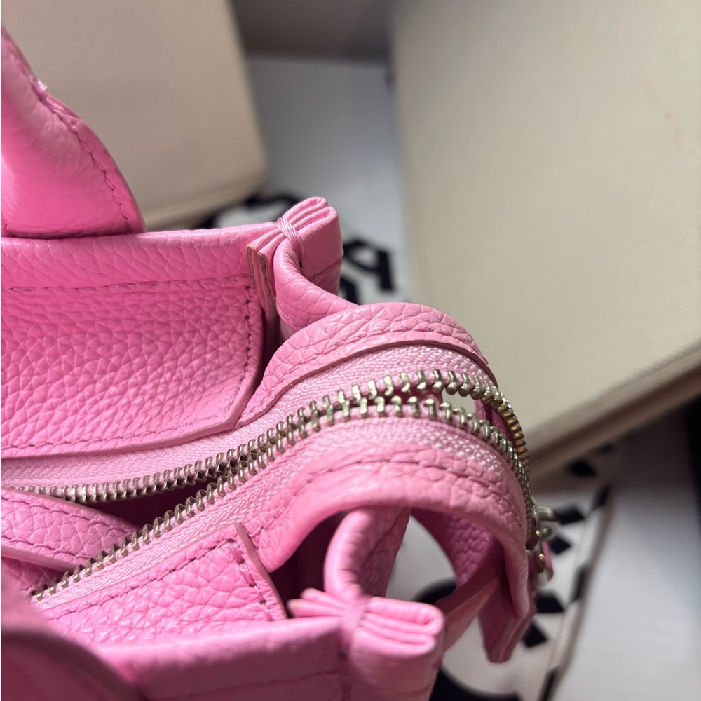 Marc Jacobs Fluro Candy The Leather Crossbody Tote Bag MINI - Picture 5 of 16